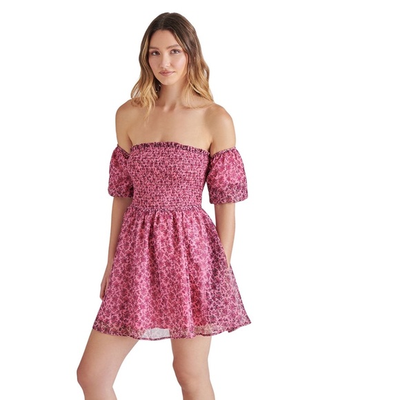 Betsey Johnson Dresses & Skirts - Betsey Johnson Puff Sleeve Dress